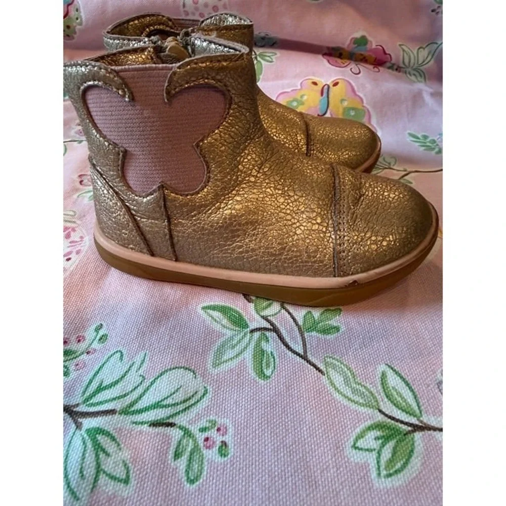 Livie & Luca Girls Gold Metallic Butterfly Ankle Boots Size 6M Play Condition